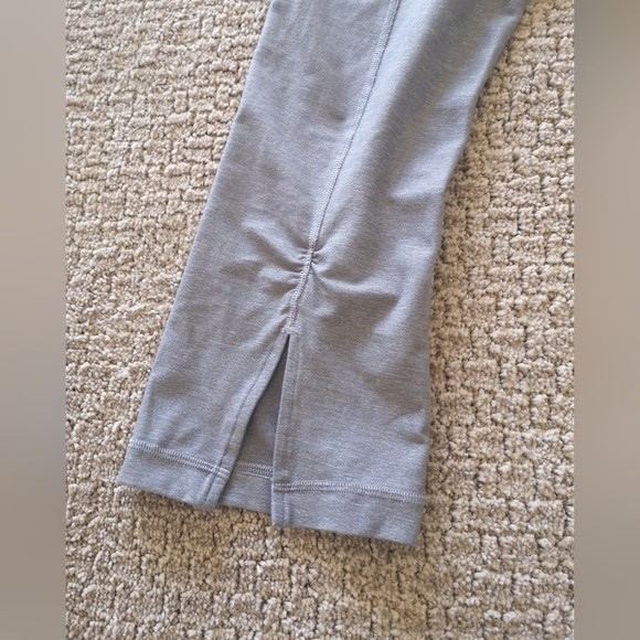 Lululemon, capris with split calf, size 4, grey - Picture 3 of 5